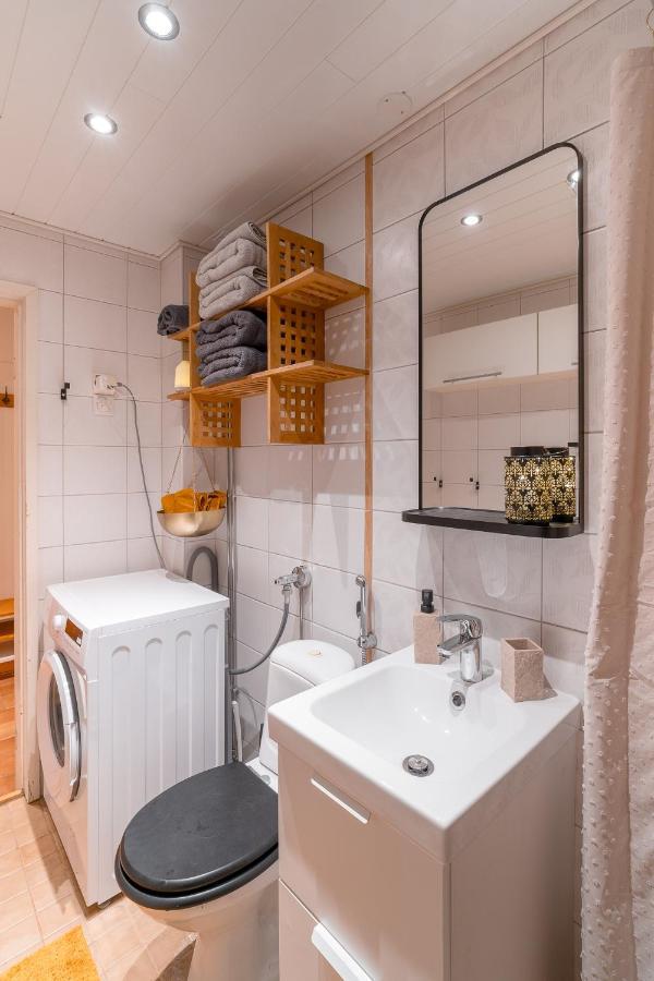 Апартаменты Nordic Gem Near Railway Station, Free Parking And Wifi Рованиеми Экстерьер фото
